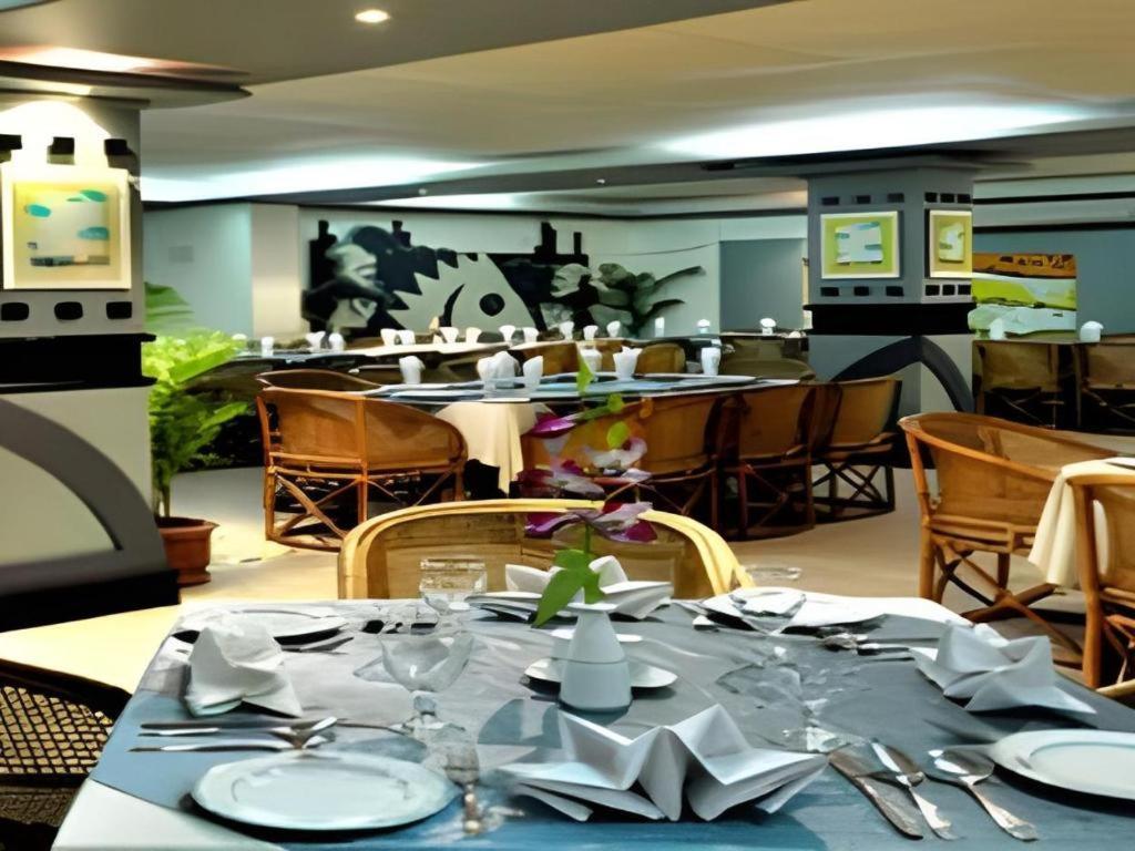Hotel Tower Inn, Chittagong Bagian luar foto