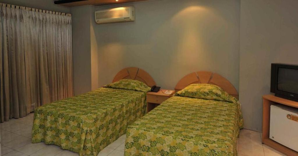 Hotel Tower Inn, Chittagong Bagian luar foto